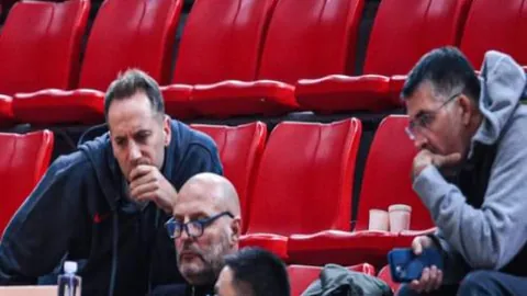 亚洲榜首0-0握手言和，国足12分泡汤，印尼暗自窃喜